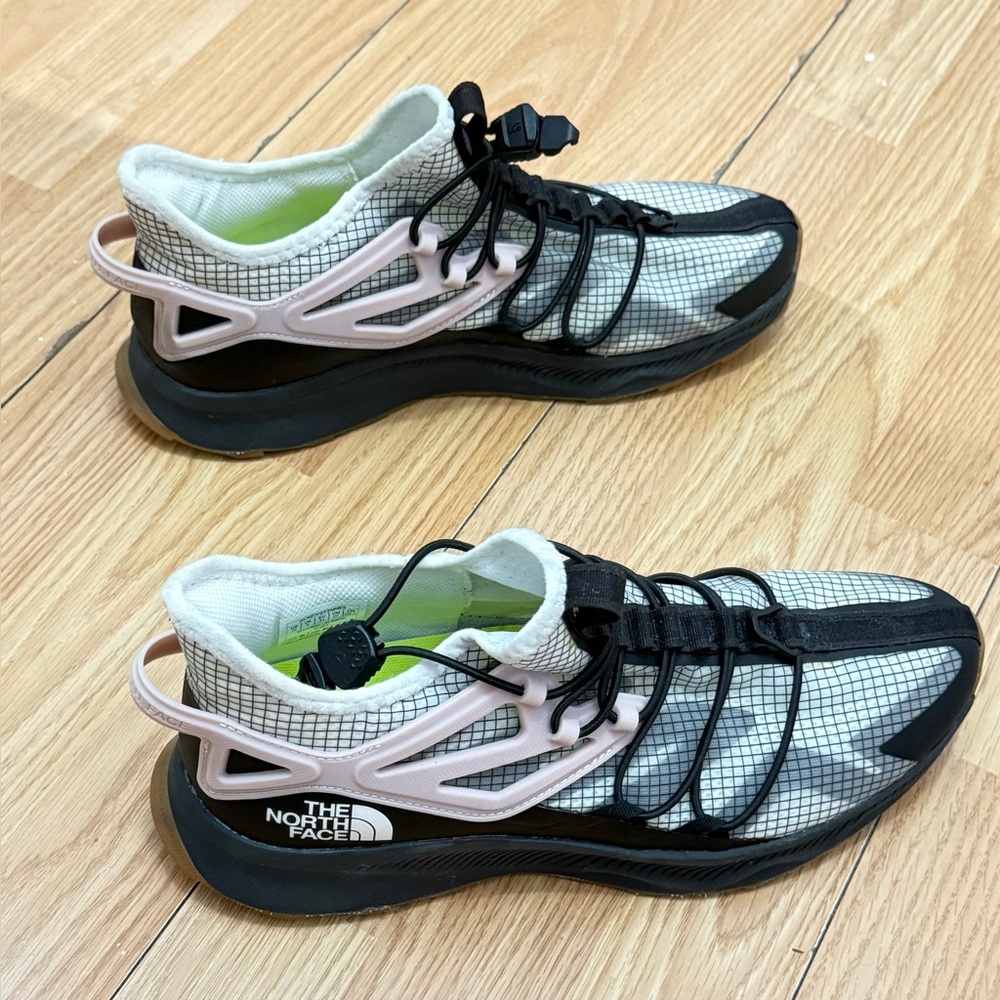 The North Face Trail Running / Outdoor Sneakers. Never worn.NWOT. Fast 📦 - Picture 10 of 15
